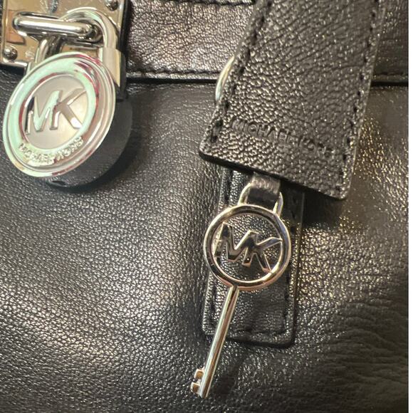 Michael Kors Hamilton Saffiano Bag Black - Picture 11 of 12